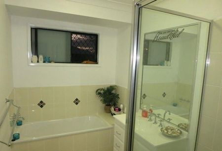 Modern, Easy Living - 30 Ellsworth Drive, Mount Louisa - Photo 5