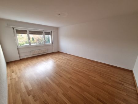 Geräumige 4.5-Zimmerwohnung in Schmitten - Photo 4