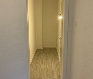 Sehr schöne renovierte 2 Zimmer Wohnung in Gelsenkirchen zu vermieten - Photo 3