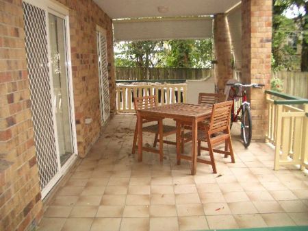 4/47 Douglas Street, Greenslopes QLD 4120 - Photo 5