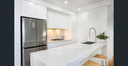 Luxury two bed plus study with water views - Photo 4