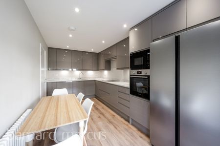 Avenue Elmers, Surbiton - Photo 2