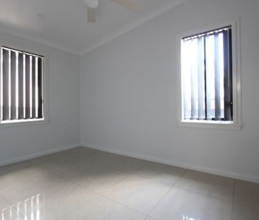 Modern Renovated 3 Bedroom Home with Outdoor Area - Photo 2