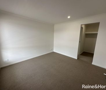 Spacious 4-Bedroom Family Home in Munno Para Downs - Photo 6