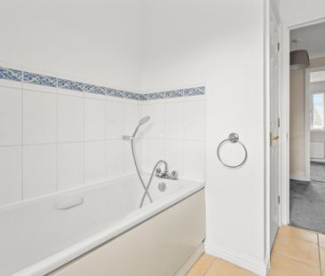 3 bedroom detached house to rent - Photo 3
