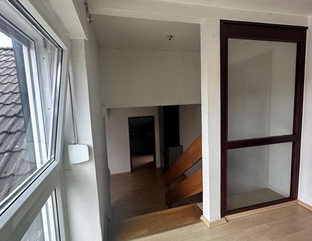 Gepflegte 3 Zimmer-Wohnung in Mönchengladbach-Hardt mit Einbauküche - Foto 1