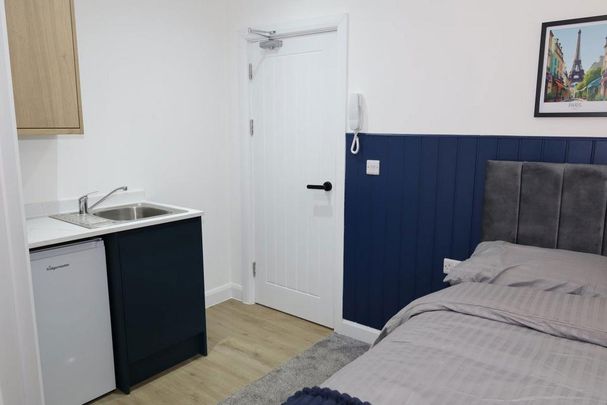 1 bedroom in a house share to rent - Photo 1