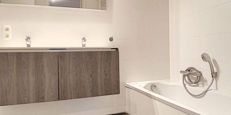 Appartement te huur in Brussel voor € 2.000 met 2 slaapkamers - Photo 4