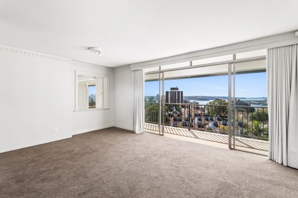 North Facing Penthouse Apartment with Harbour Views in Prestigious 'Rosemont Gardens'" - Photo 1