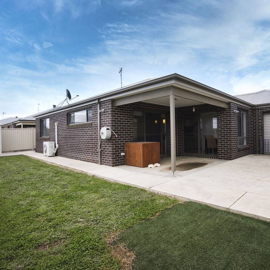 23 Chifley Drive, Delacombe - Photo 1