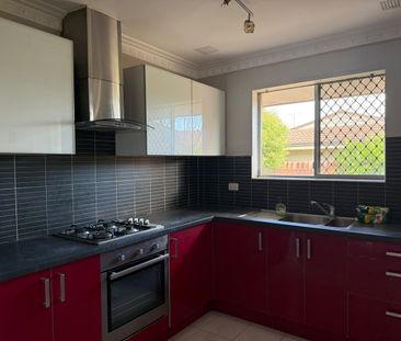 4 x 1 MORLEY HOME IN GREAT LOCATION - Photo 6