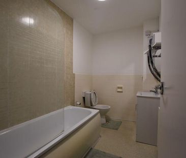 3 bedroom apartment to rent - Photo 6