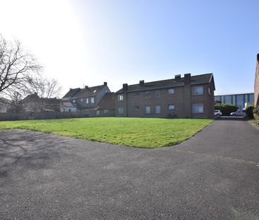 GELIJKVLOERS APPARTEMENT MET 2 SLAAPKAMERS - Foto 2
