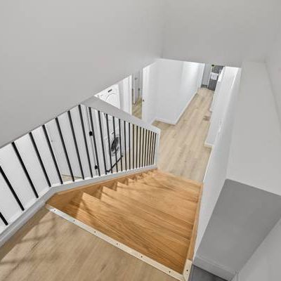 Beautiful Detached Home in Fairbank - Newly Renovated Basement Suite! - Photo 1