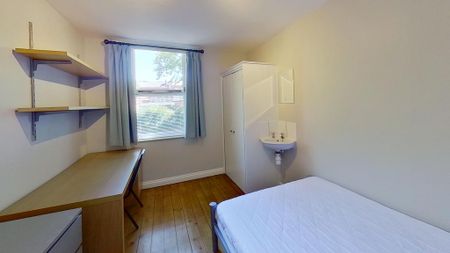 6 bedroom terraced house to rent - Photo 2