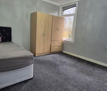 4 bedroom terraced house to rent - Photo 2