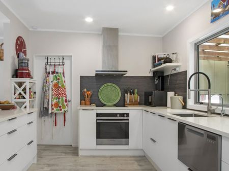 Great location in Waihi Beach - Waihi Beach - Photo 2