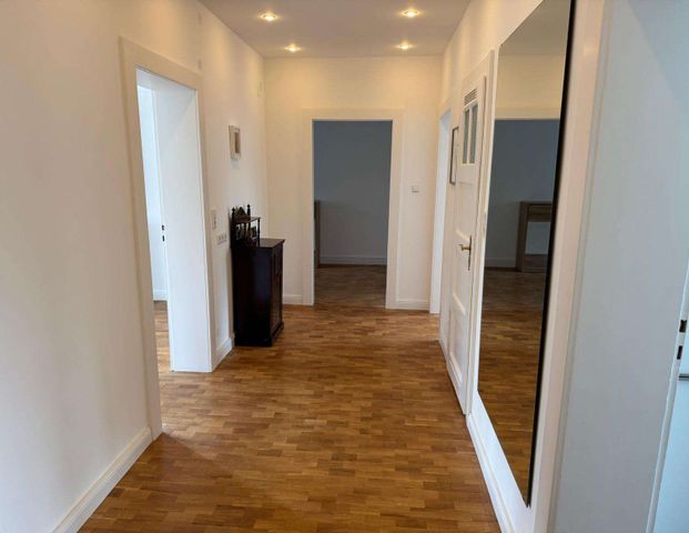 Toplage in der Südstadt – Hochwertige möblierte 3-Zimmer-Wohnung mit 2 Balkonen - Foto 1