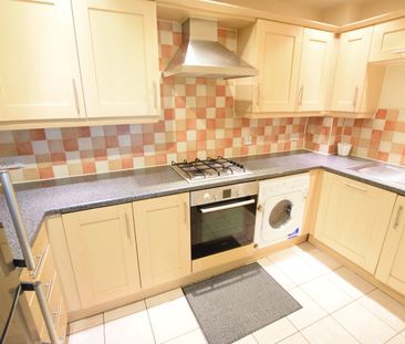 2 Bed Flat, Iliffe Close, RG1 - Photo 4