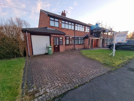 Property To Rent Broadway, Eccleston, WA10 | 3 Bedroom Semi Detached through Little Estate Agents - Photo 2