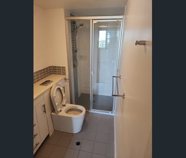 Two bed-room apartment walk to chermside shopping centre - Photo 6