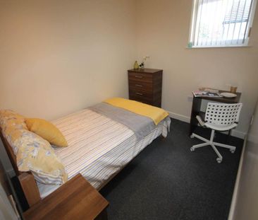 4 bedroom apartment to rent - Photo 5