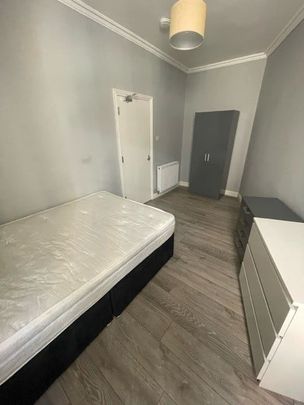 5 Bed Flat, Cockburn Street, EH1 - Photo 1