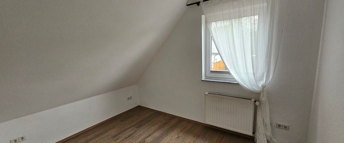 M 15 RÖNNEBECK -gepflegte 3 Zimmerwohnung im Obergeschoss mit einem Balkon und Carport - Photo 1