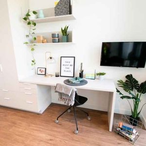 3 Bed Apartment Top Floor - Photo 2