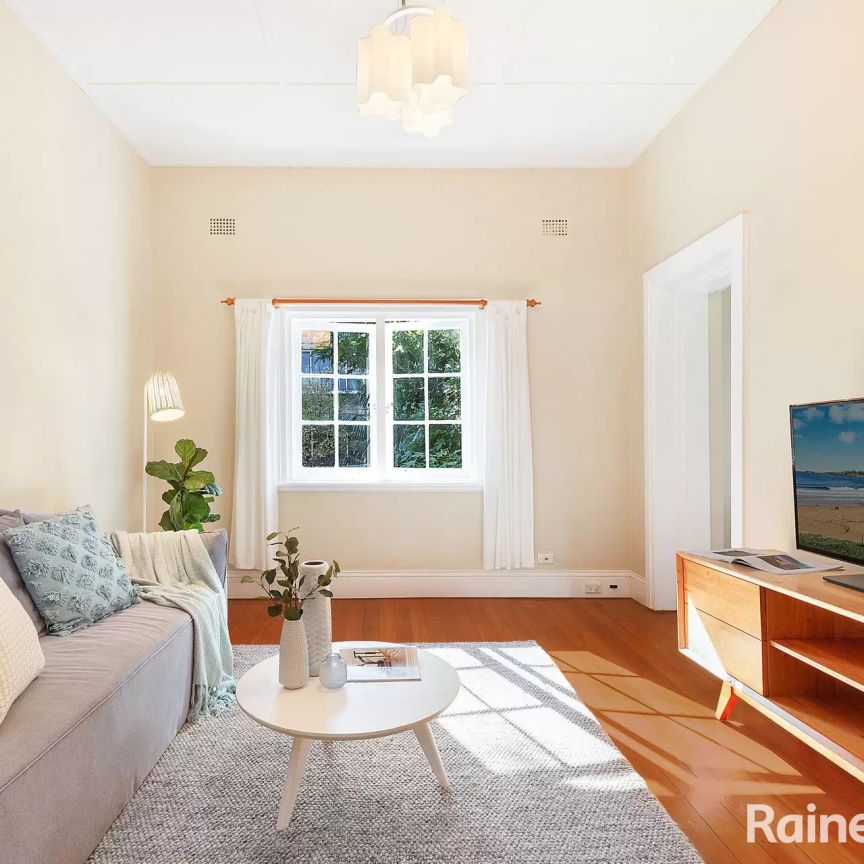 Apartment with 2 bedrooms & 1 bathroom - Photo 1