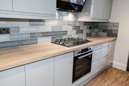 Lumley Avenue, Burley, Leeds - Photo 2