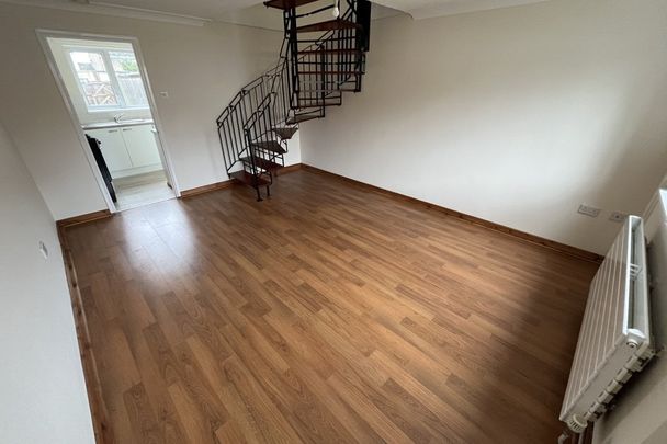 Shakespeare Way - Photo 1