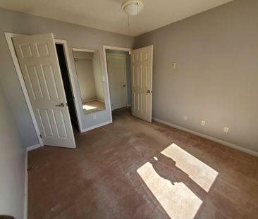 For Lease - 136 Aspen Springs Drive Unit# 101, Clarington, Ontario - Photo 5