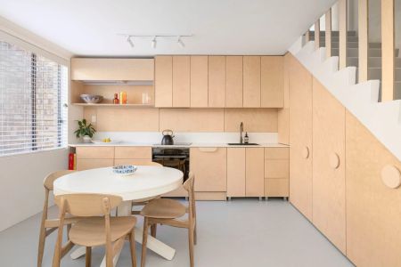 Stylishly Renovated Split-Level Apartment in Prime City Fringe Location - Photo 5