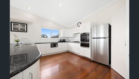 Stunning Home with Panoramic Views in Buderim - Photo 3