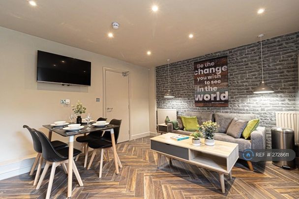 1 bedroom in a house share to rent - Photo 1