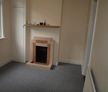 2 bedroom semi-detached house to rent - Photo 3