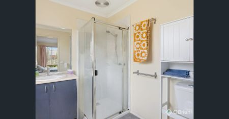 A BEAUTIFUL FAMILY HOME DESIGNED FOR COMFORT AND ENTERTAINING - Photo 4