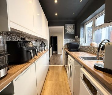 2 bedroom terraced house to rent - Photo 3