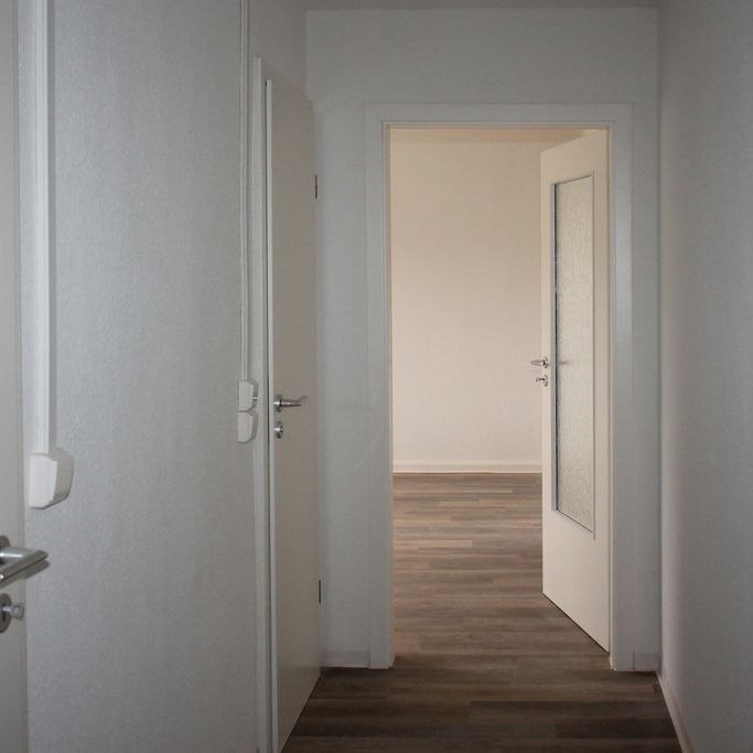 2-Raum-Wohnung im Stadtzentrum Geras mit Aufzug, Balkon und Dusche - Photo 1