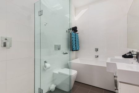 18 Ku-Ring-Gai Chase Road, Mount Colah NSW 2079 - House For Rent | Domain - Photo 4