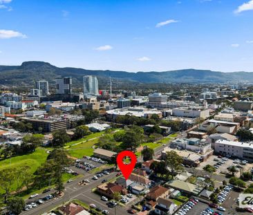 Spacious 5-Bedroom Home in the Heart of Wollongong CBD - Photo 1