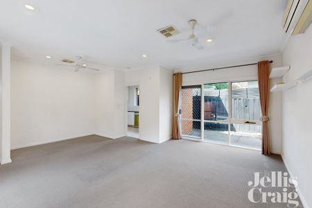 2/567 South Road, Bentleigh - Photo 2