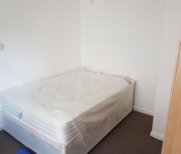 1 bedroom semi-detached house to rent - Photo 2