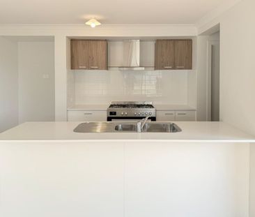 NEAR BRAND NEW 4 BEDROOM HOME IN TRARALGON ! - Photo 6