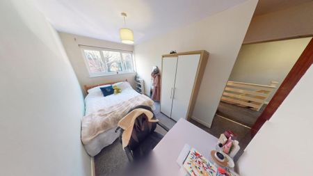 4 bedroom terraced house to rent - Photo 3