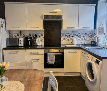 2 bedroom terraced house to rent - Photo 5