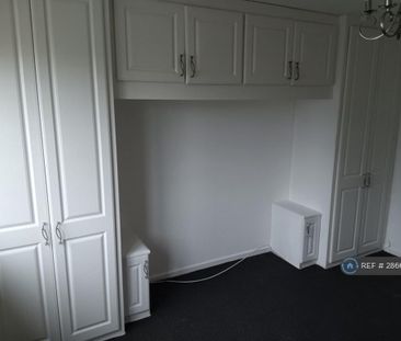 2 bedroom maisonette to rent - Photo 2