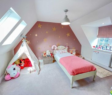 5 bedroom detached house to rent - Photo 2