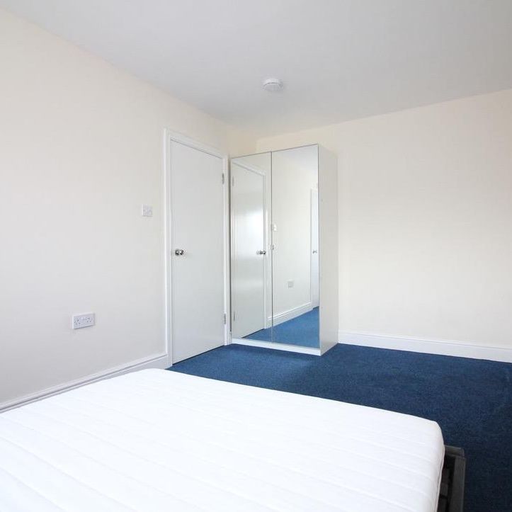 Humber Way, Slough - Photo 1